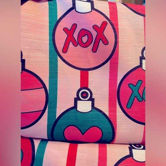 Betsey Johnson NWT Pink Red Green Christmas
Bulbs Ornaments Shower Curtain - Picture 6 of 8